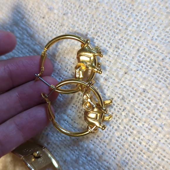 Vintage Elegant Gold Elephant Jewelry (Costume Jewelry) - Picture 4 of 4